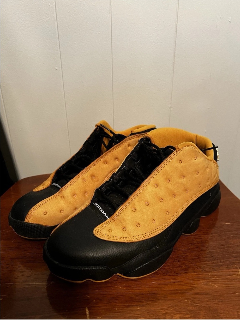Nike Air Jordan 13 Retro “Chutney” Black Gold Sneakers Men’s Jordan 13 Size 10M